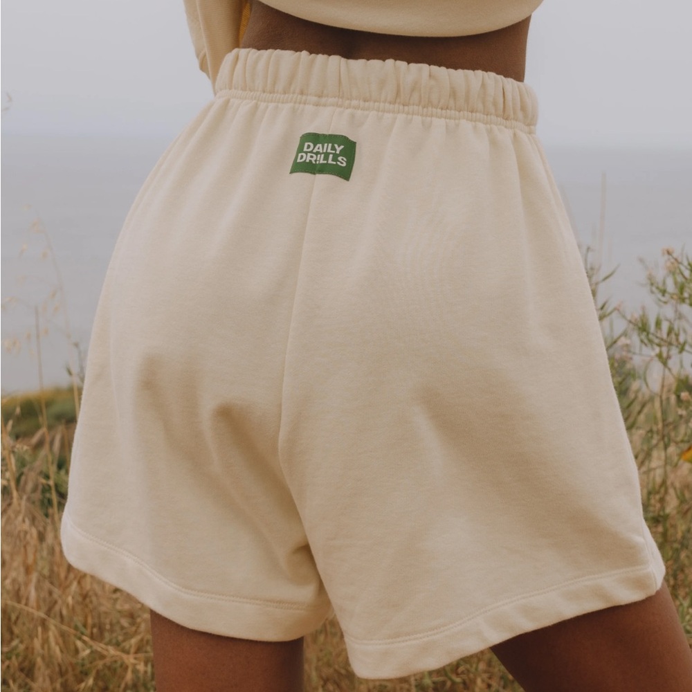 Daily drills sweatshorts in sand